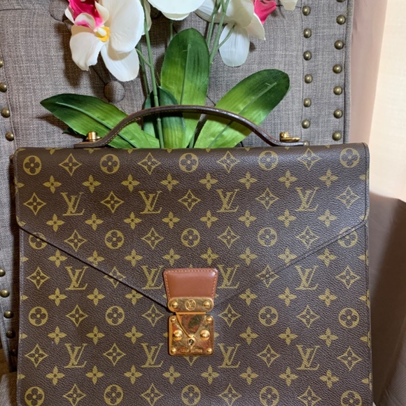 Authentic Louis Vuitton Porte Documents Bandouliere - Picture 3 of 15